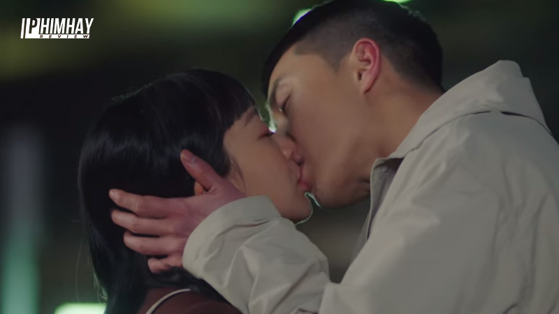 Sae Ro Yi đã thay đổi tình cảm của mình quá dễ dàng từ Oh Soo Ah sang Jo Yi Seo mà không có nhiều sự phát triển nội tâm rõ ràng