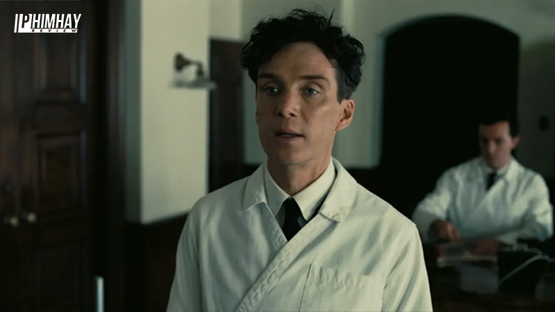 Robert Oppenheimer là người đứng đầu của dự án này