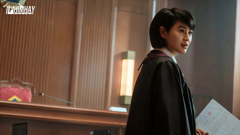 Kim Hye Soo trong vai thẩm phán Shim Eun Seok